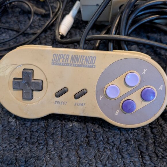 Super Nintendo - Picture 7 of 8